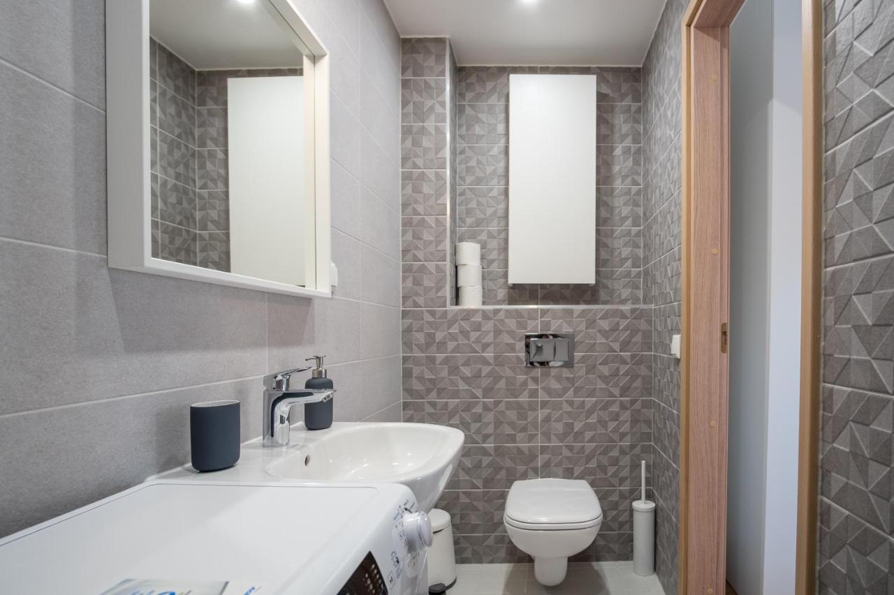 Spacious Mustamaee Apartments - Free Parking Ταλίν Εξωτερικό φωτογραφία