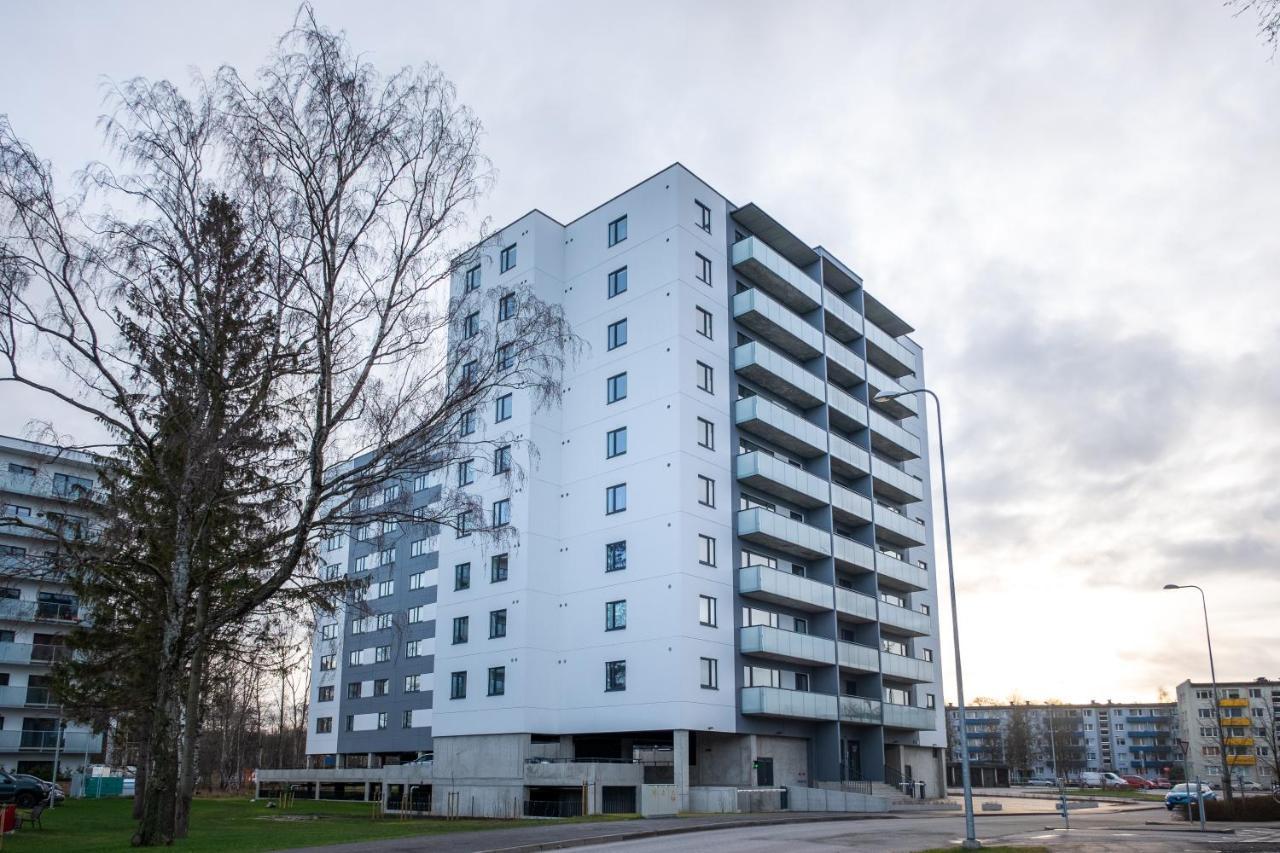 Spacious Mustamaee Apartments - Free Parking Ταλίν Εξωτερικό φωτογραφία
